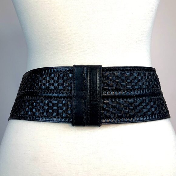 Vintage 80's Wide Black Leather Belt Conchos Beads & Hand-Tooled 24–30.25” - Picture 4 of 14